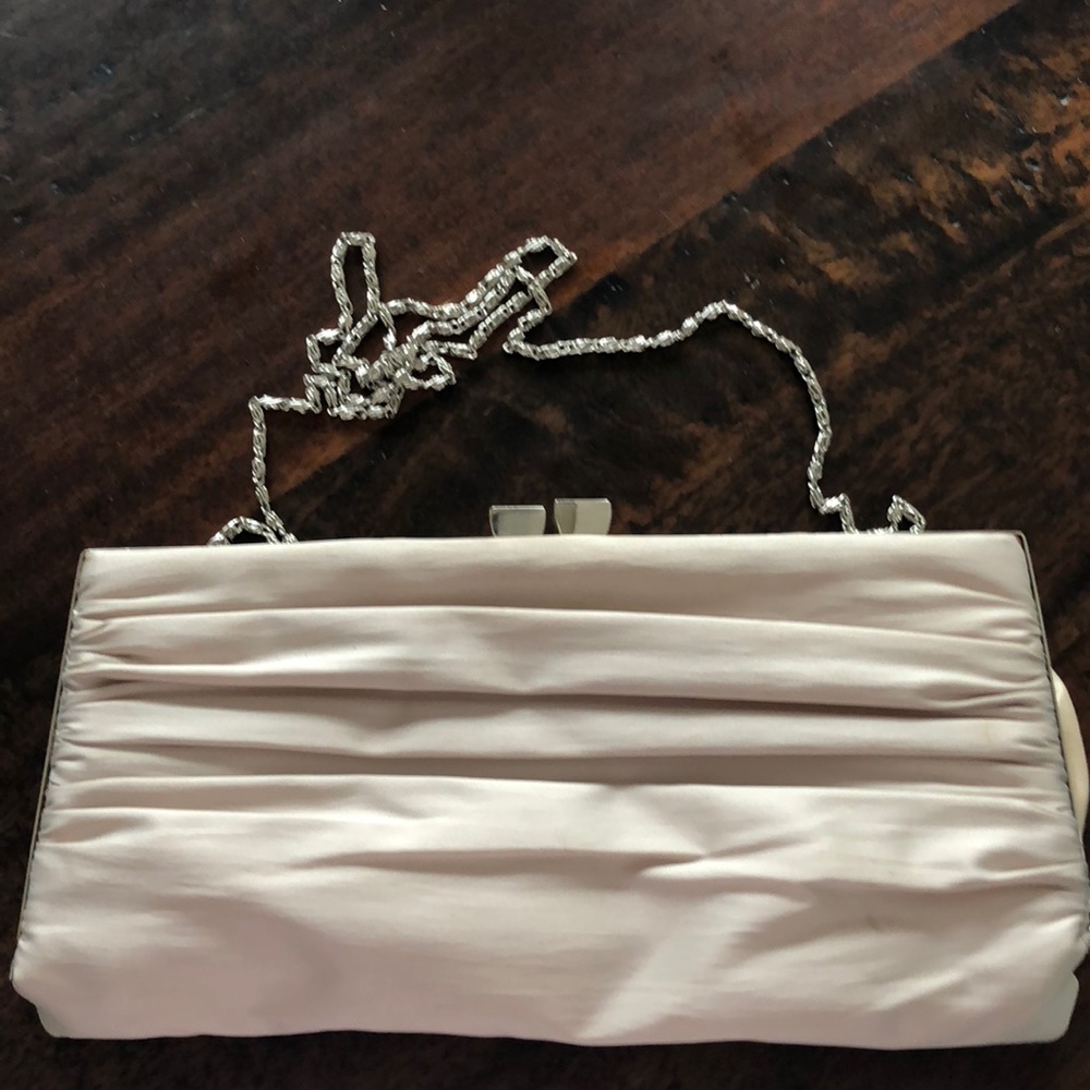 Ivory/beige clutch